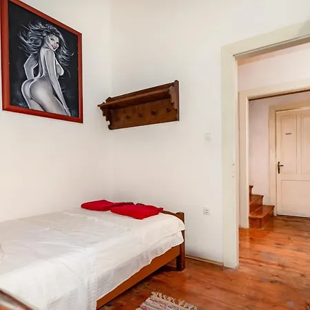 Antique Art In The Old Town Center Apartment *