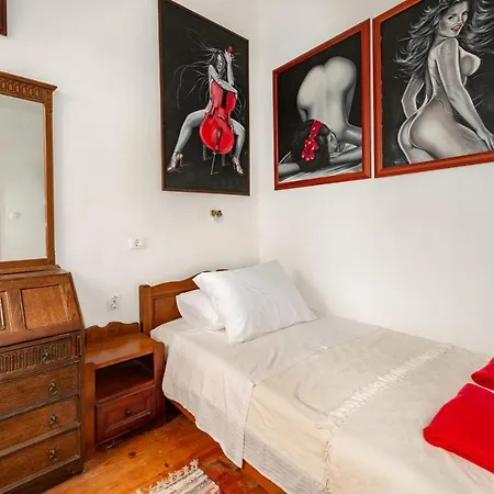 Antique Art In The Old Town Center Apartment *